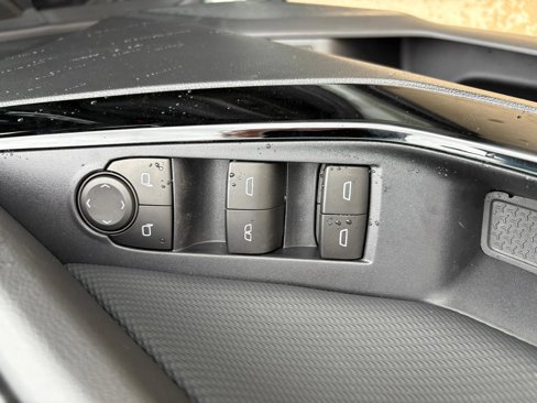 New 2026 Chevrolet Equinox LT w/ Convenience Package II image 16