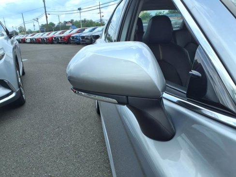 Used 2019 Toyota Camry XLE image 11