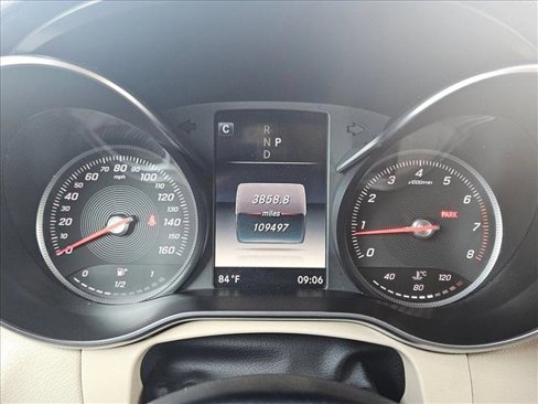 Used 2017 Mercedes-Benz GLC 300 4MATIC image 11