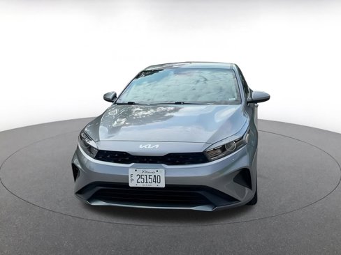Used 2024 Kia Forte LXS image 4