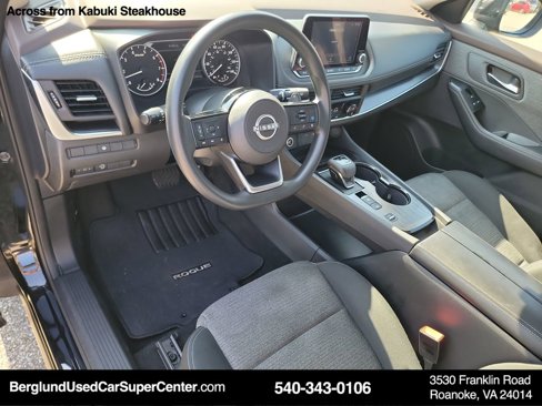 Used 2023 Nissan Rogue SV image 6