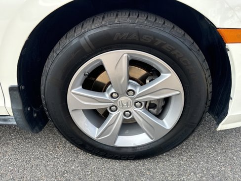 Used 2018 Honda Odyssey EX image 9