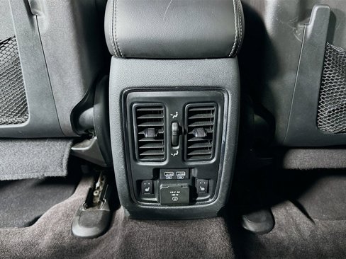 Used 2016 Jeep Grand Cherokee Limited image 26
