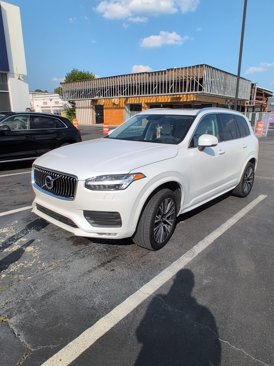 Used 2022 Volvo XC90 T6 Momentum w/ Advanced Package image 2