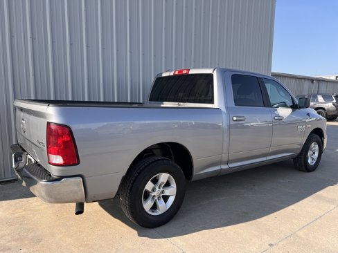 Used 2021 RAM 1500 Classic SLT image 9
