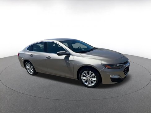 Used 2024 Chevrolet Malibu LT image 2