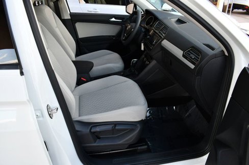 Used 2018 Volkswagen Tiguan S image 19
