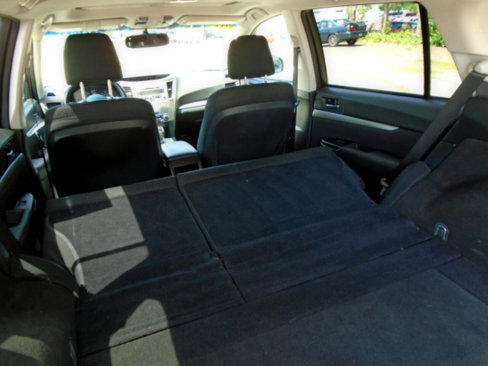 Used 2011 Subaru Outback 2.5i Premium image 13