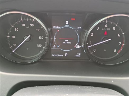 Used 2019 Land Rover Discovery Sport SE image 11