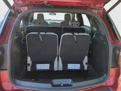 Used 2018 Ford Explorer XLT w/ Equipment Group 201A image 7