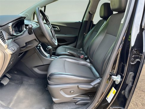 Used 2021 Chevrolet Trax LT image 4