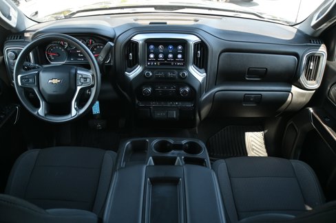 Used 2020 Chevrolet Silverado 1500 LT w/ Trailering Package image 3