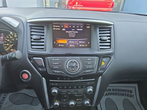 Used 2018 Nissan Pathfinder SV image 24