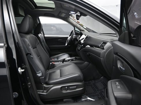 Used 2018 Honda Pilot Touring image 34
