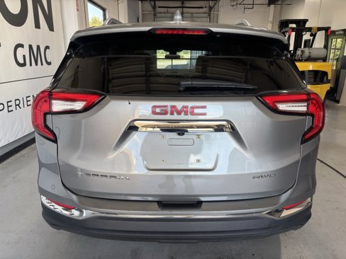 Used 2023 GMC Terrain SLT image 20