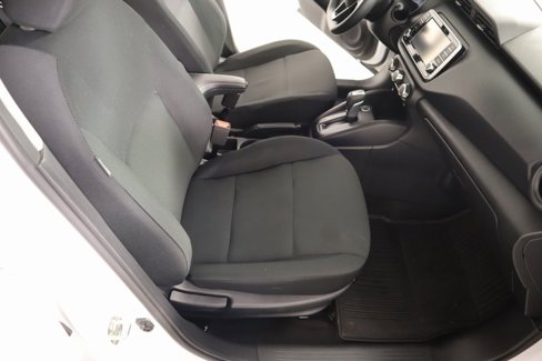 Used 2024 Nissan Kicks S image 12