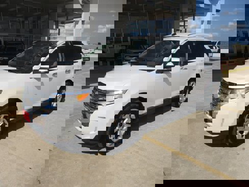 Used 2011 Ford Edge SEL image 2