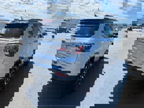 New 2025 Jeep Compass Limited image 8