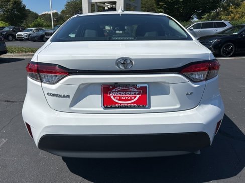 Used 2023 Toyota Corolla LE image 6