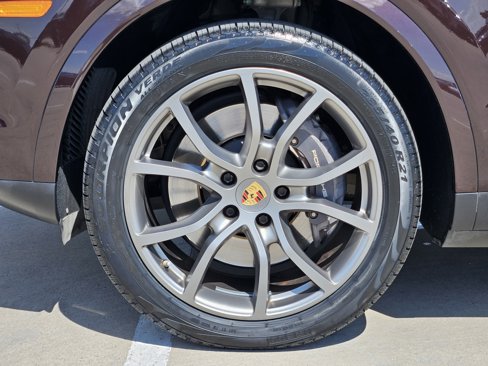 Certified 2021 Porsche Cayenne Coupe image 14