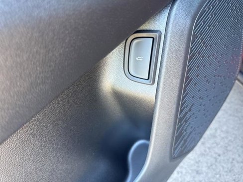 New 2026 Chevrolet Equinox LT w/ Convenience Package II image 24