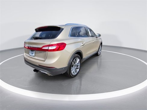 Used 2017 Lincoln MKX Reserve w/ Driver Assistance Package image 8