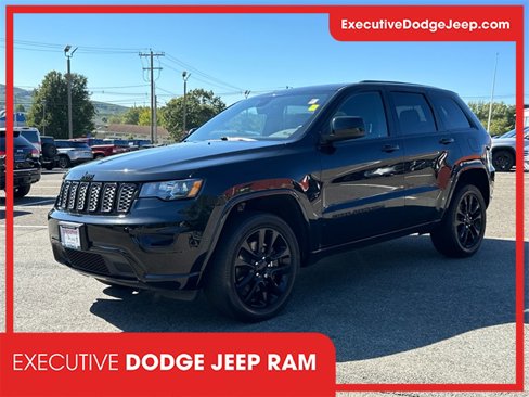 Used 2022 Jeep Grand Cherokee Laredo X image 1