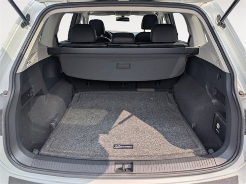 Used 2020 Volkswagen Tiguan SE image 26