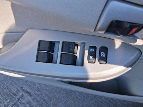 Used 2010 Toyota Corolla LE image 28