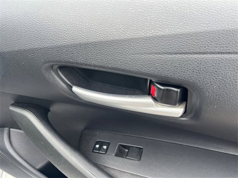Used 2021 Toyota Corolla LE image 25