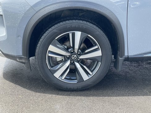 Used 2021 Nissan Rogue Platinum image 10