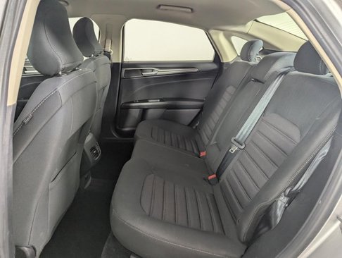 Used 2017 Ford Fusion SE w/ Fusion SE Technology Package image 14