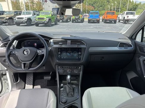 Used 2020 Volkswagen Tiguan SEL image 14