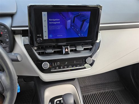 Used 2025 Toyota Corolla XLE image 19
