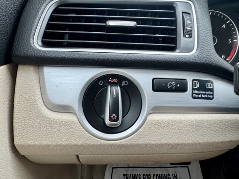 Used 2012 Volkswagen Passat TDI SE image 27
