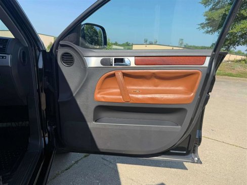 Used 2005 Volkswagen Touareg V8 image 23