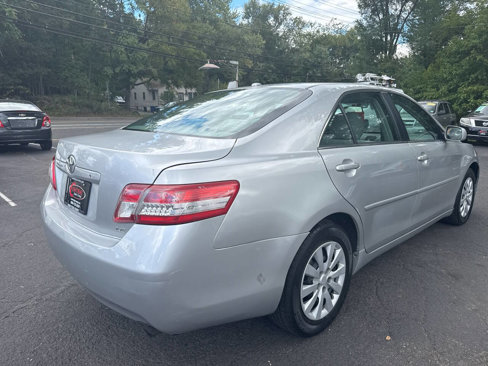 Used 2011 Toyota Camry LE image 5