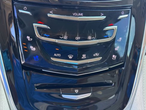 Used 2016 Cadillac Escalade Luxury image 32