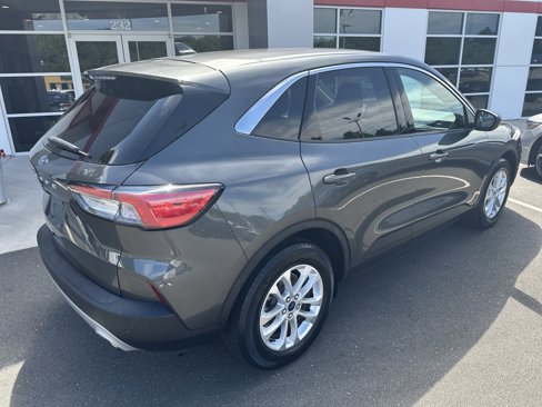 Used 2020 Ford Escape SE image 8