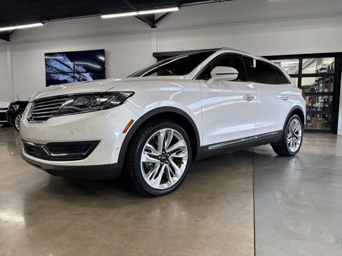Used 2017 Lincoln MKX Reserve w/ Driver Assistance Package image 2