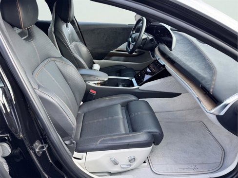 Used 2022 Lucid Air Grand Touring image 13