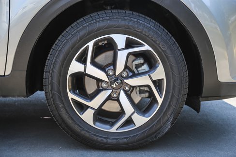 Used 2020 Kia Sportage LX image 10