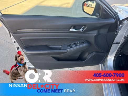 Used 2024 Nissan Altima 2.5 SV image 13
