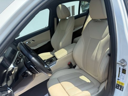 Certified 2022 BMW 330i xDrive Sedan w/ Driving Assistance Package image 10