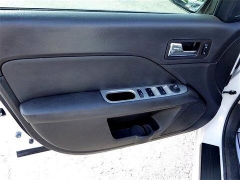 Used 2011 Ford Fusion SEL w/ 302A Rapid Spec Order Code image 9