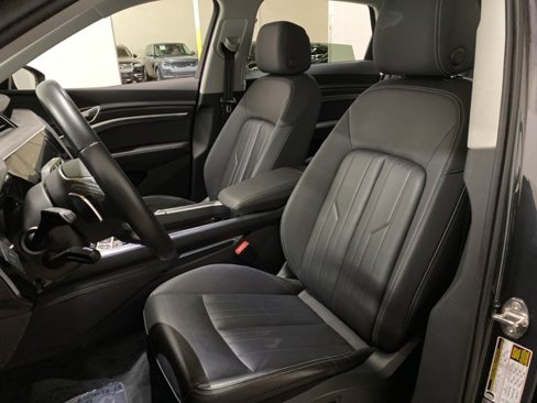 Used 2021 Audi e-tron Premium w/ Black Optic Package image 68