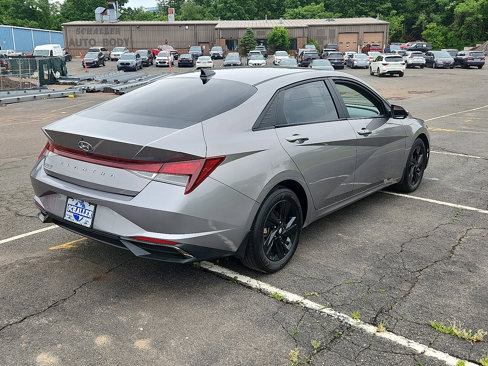Used 2023 Hyundai Elantra SEL image 6