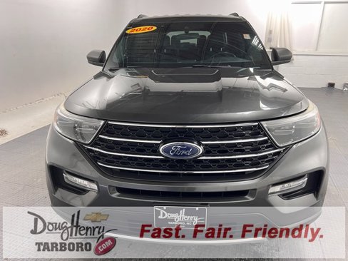 Used 2020 Ford Explorer XLT w/ Equipment Group 202A image 3