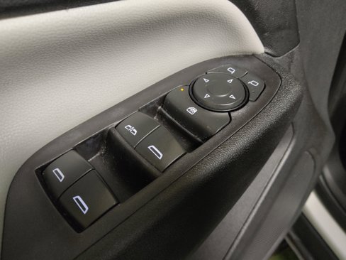 Used 2018 Chevrolet Equinox LS image 27