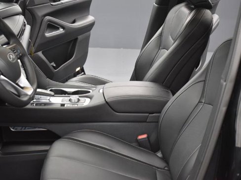 Certified 2025 INFINITI QX60 Luxe w/ Black Edition image 18